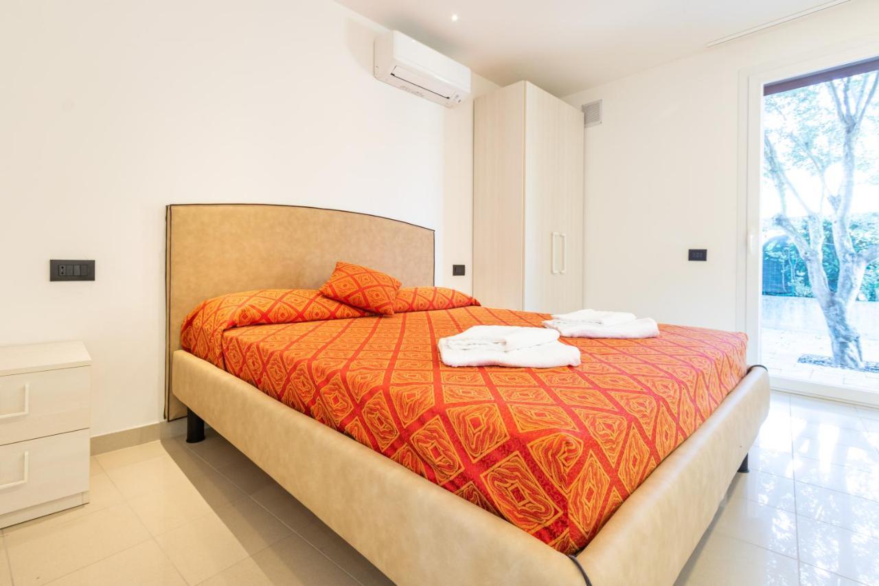 Villa Cisa con yacuzzi Lignano Sabbiadoro Exterior foto