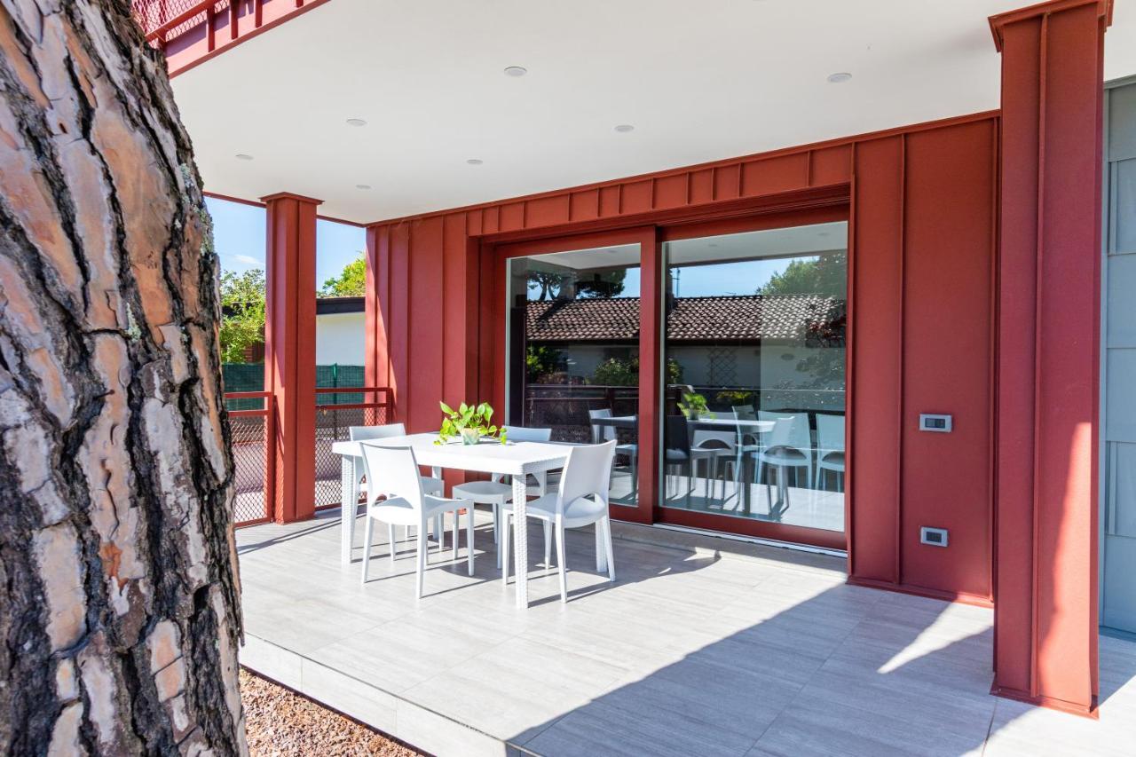 Villa Cisa con yacuzzi Lignano Sabbiadoro Exterior foto
